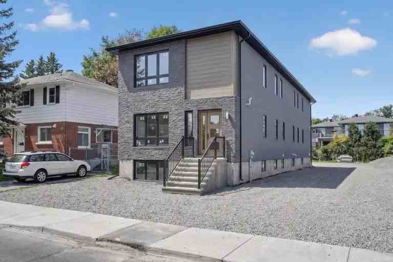 944 Woodroffe Ave - Photo 4 of 30
