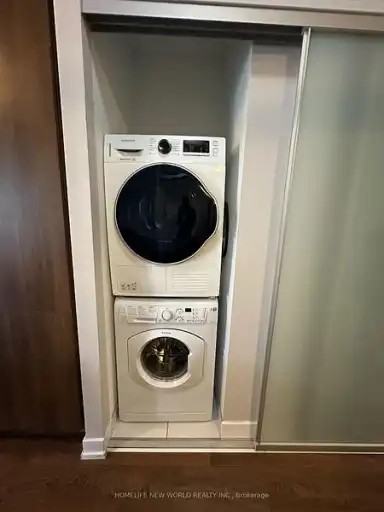 426 University Ave #1606 - Photo 3 of 13