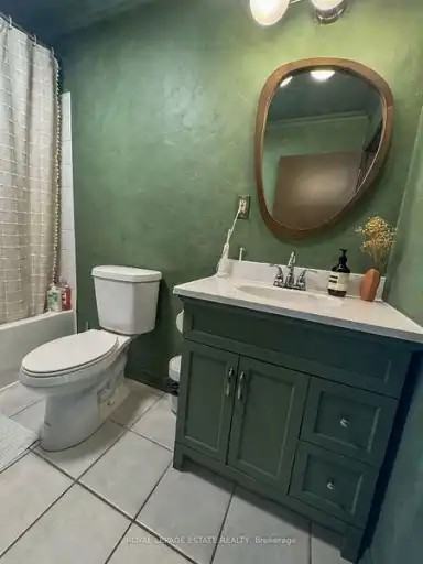325 Queen St E #2D - Photo 4 of 10