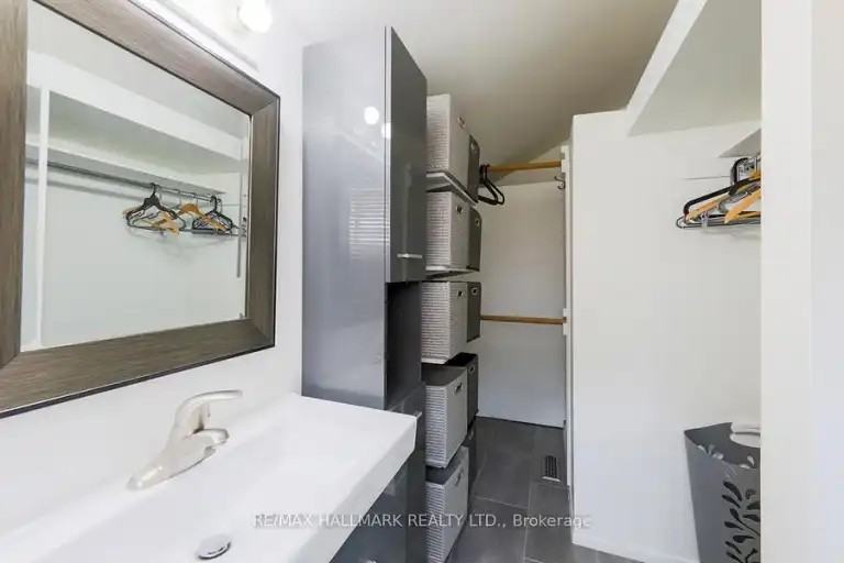 405 Kingston Rd - Photo 2 of 14