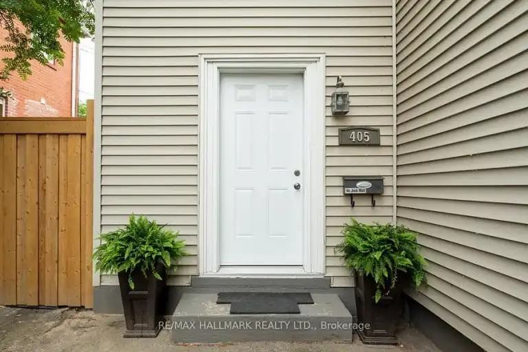 405 Kingston Rd - Photo 4 of 14