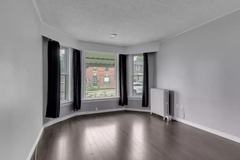 89 Bay St #1 - Photo 5 of 27