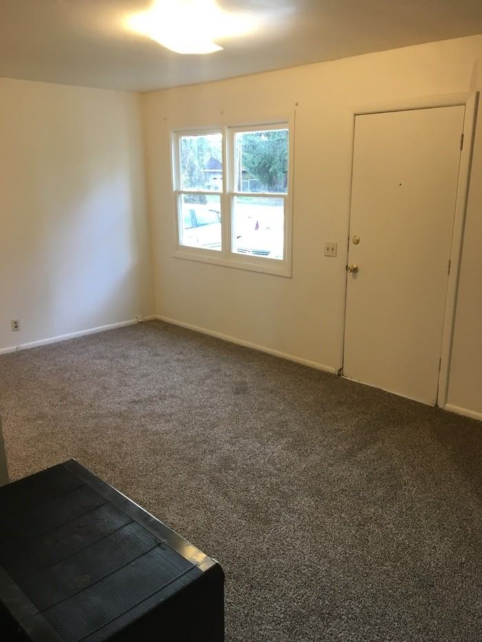 13601 C St S - Photo 3 of 14