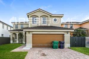 featured image of 15554 Sw 41st Ter