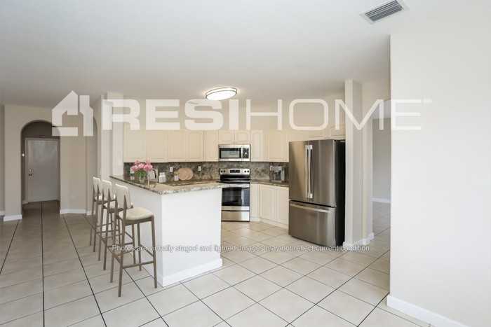15554 Sw 41st Ter - Photo 3 of 21