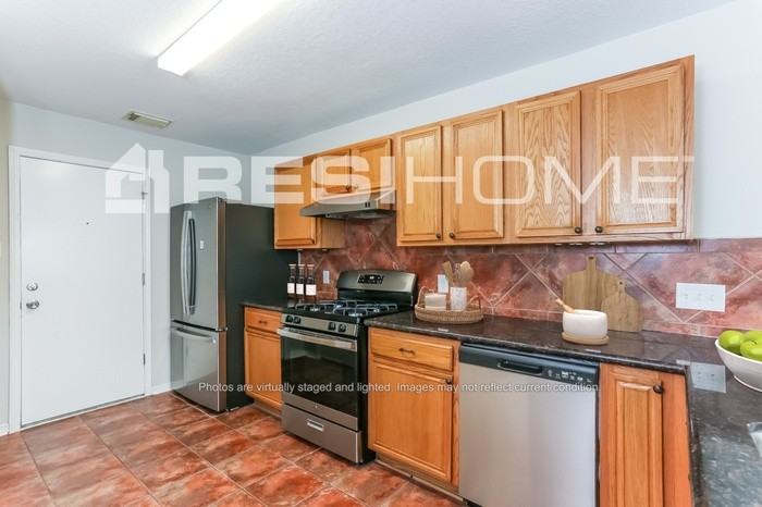 4906 Drew Forest Ln - Photo 2 of 21