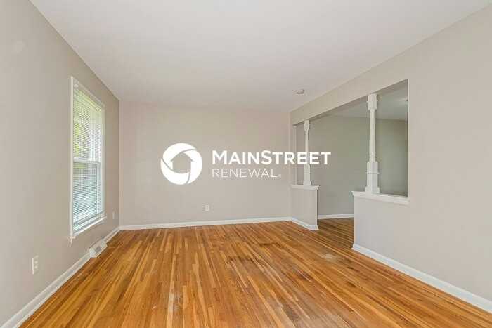 2943 Homewood Ave - Photo 4 of 21