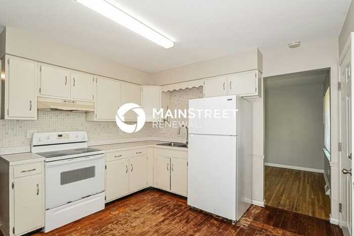 2943 Homewood Ave - Photo 7 of 21