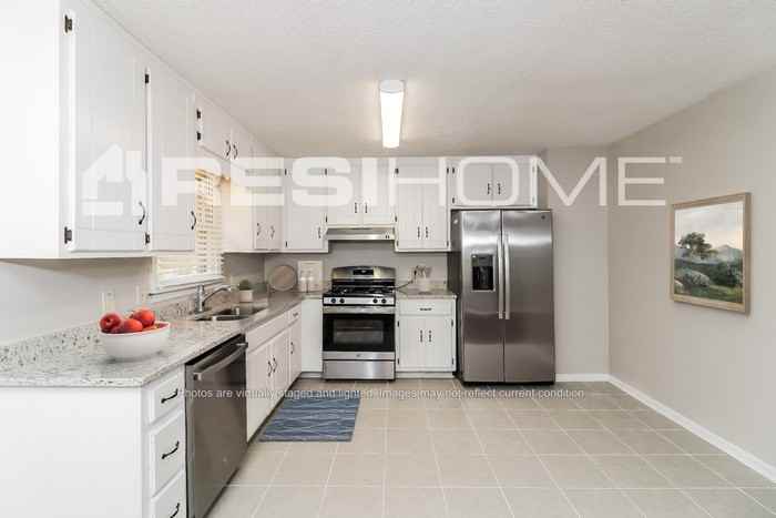 108 Southfork Dr - Photo 2 of 16