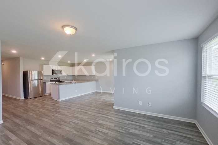 102 Kyles Dr - Photo 4 of 22