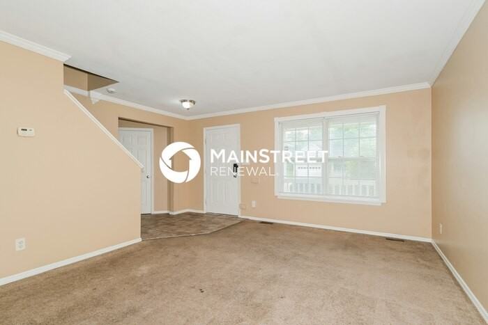 1103 Oakley Ln - Photo 5 of 20