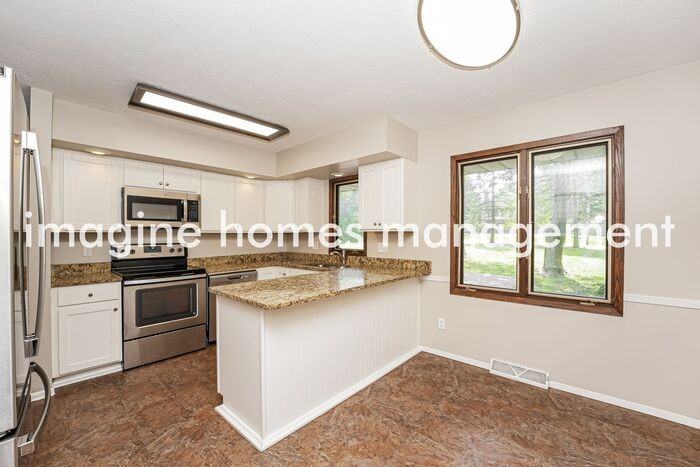 5095 Som Center Rd - Photo 6 of 18