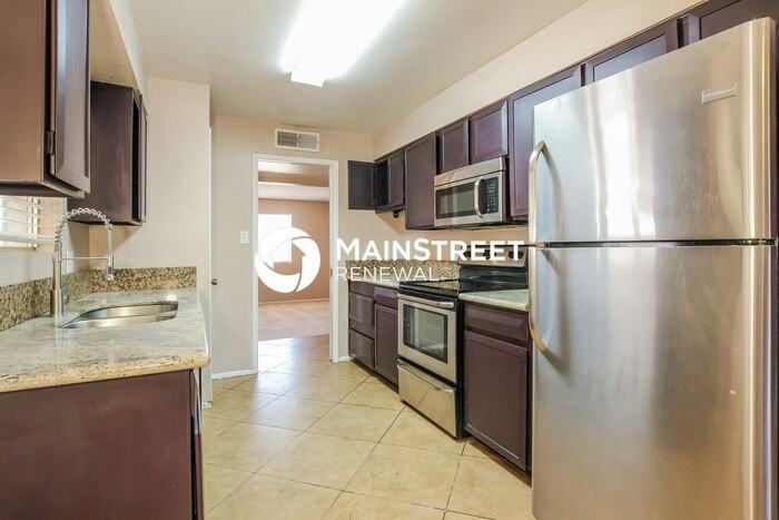 3907 W Kaler Dr - Photo 7 of 18