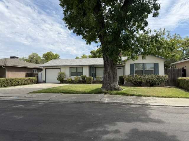 1514 Maplewood Dr - Photo 3 of 44