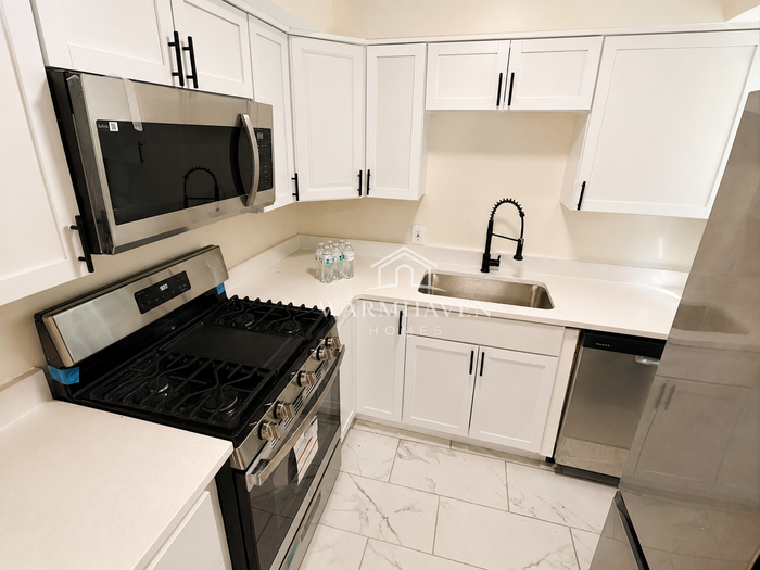 640 E Lake Ave - Photo 4 of 14