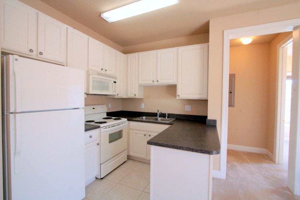 1407 Craftsman Ave E - Photo 3 of 6
