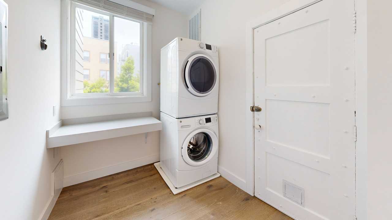 1340 Taylor Street - Photo 3 of 26