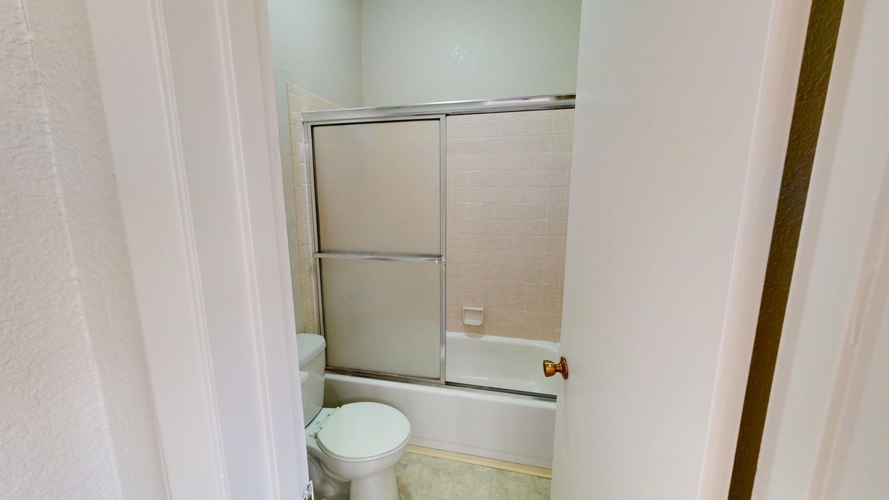 434 Leavenworth Street - Photo 3 of 45