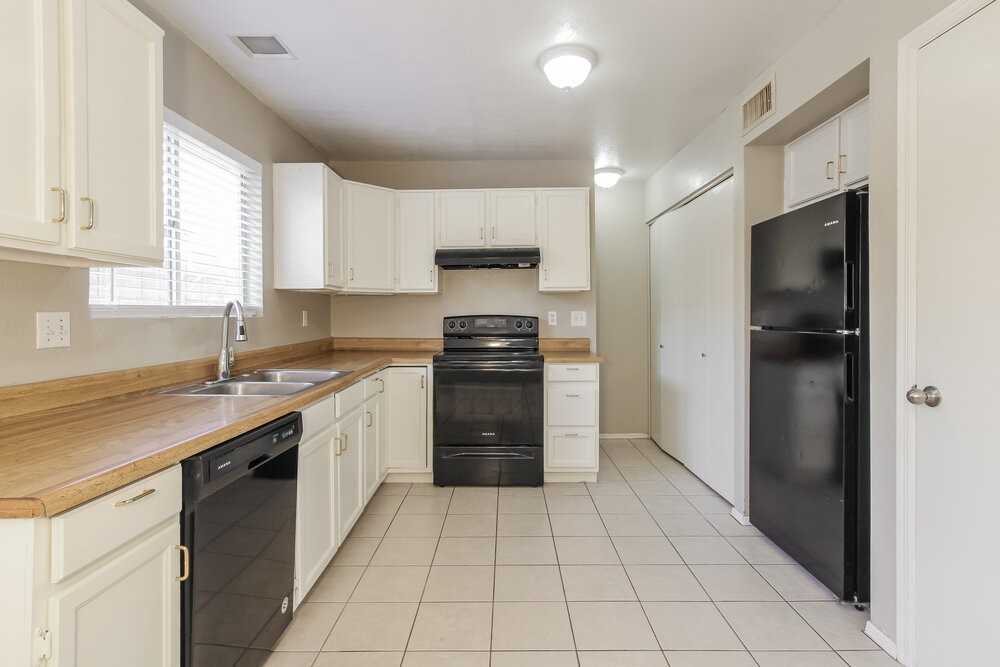 630 E Jensen St #114 - Photo 7 of 16