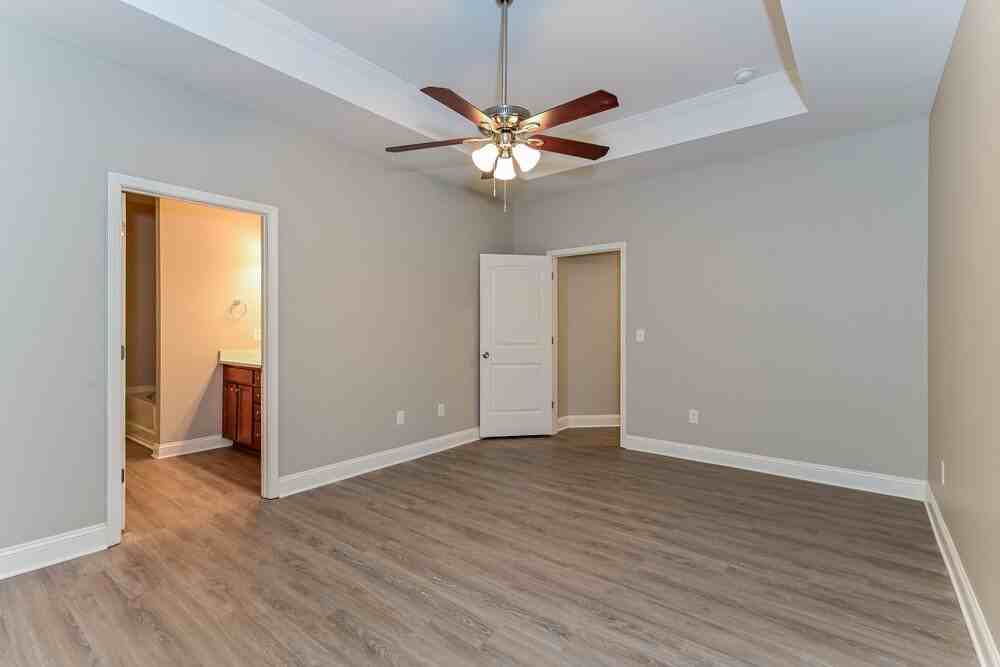 5084 Summerview Ln - Photo 7 of 16
