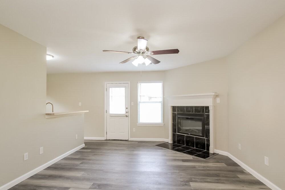 1528 Glen Oaks Dr - Photo 3 of 16