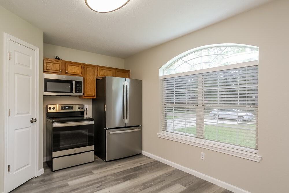 1528 Glen Oaks Dr - Photo 6 of 16