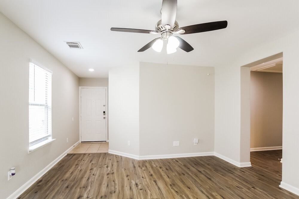 22831 Twisting Pine Dr - Photo 4 of 16