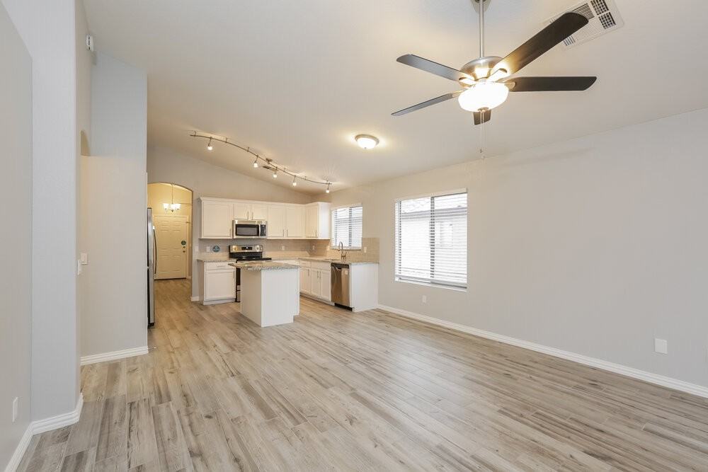 953 E Greenlee Ave - Photo 5 of 16
