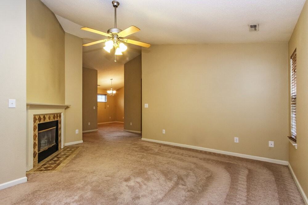 15281 Ten Point Dr - Photo 3 of 18