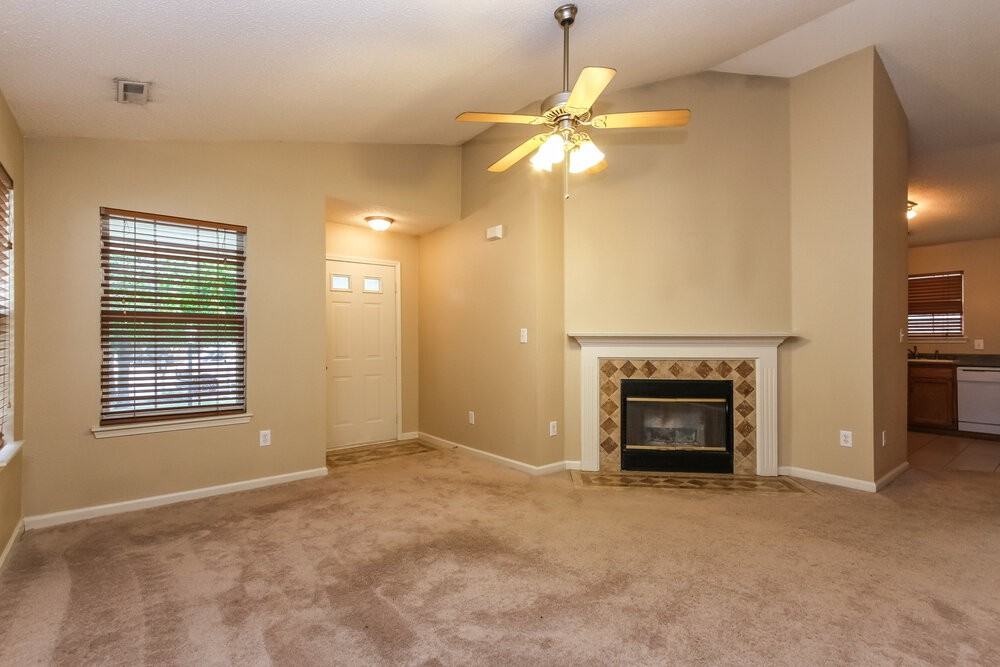 15281 Ten Point Dr - Photo 4 of 18