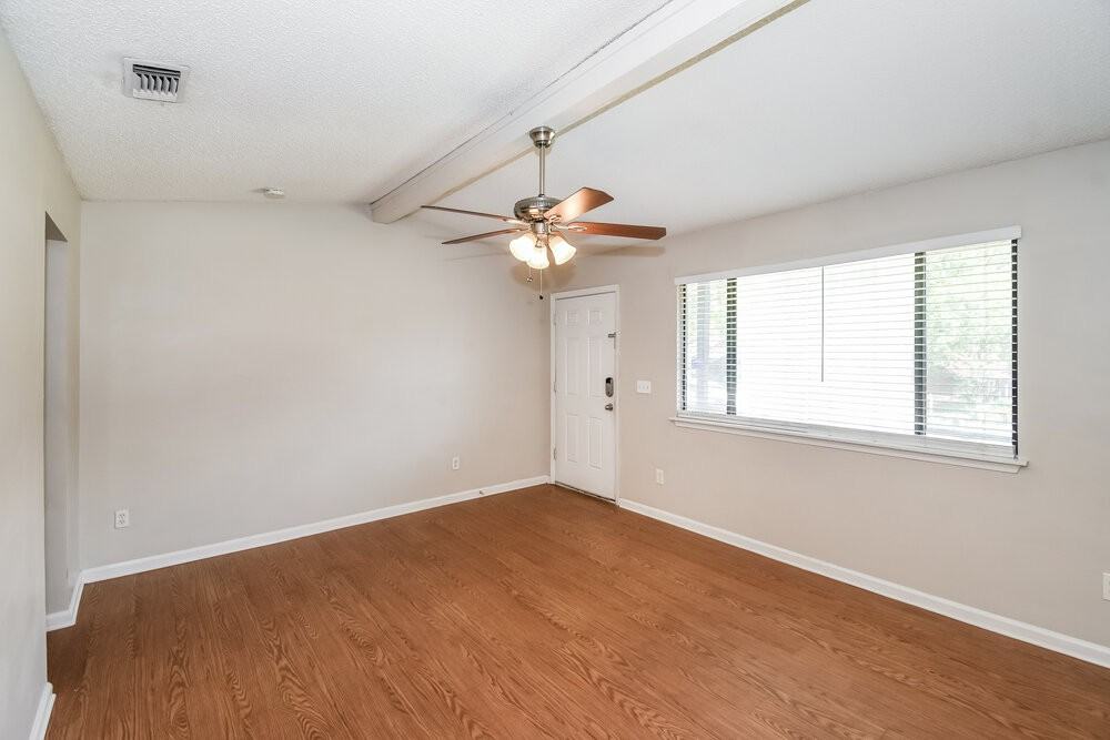 8442 Finwood Ave - Photo 5 of 18