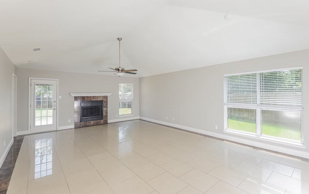9105 Cranwell Ct - Photo 3 of 16