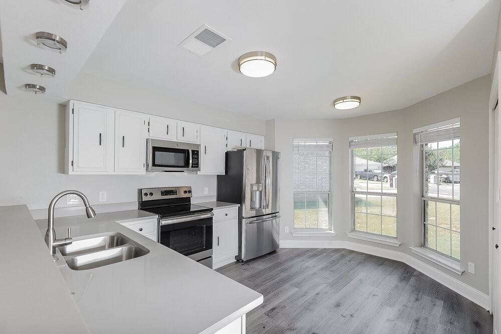 9105 Cranwell Ct - Photo 6 of 16