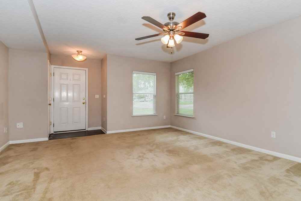 948 Collinswood Dr - Photo 3 of 16