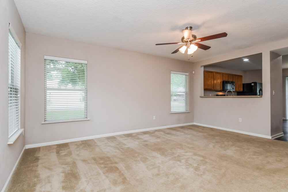 948 Collinswood Dr - Photo 4 of 16