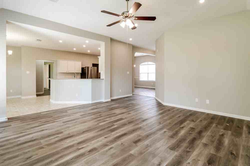 403 Cedar Lake Dr - Photo 3 of 16