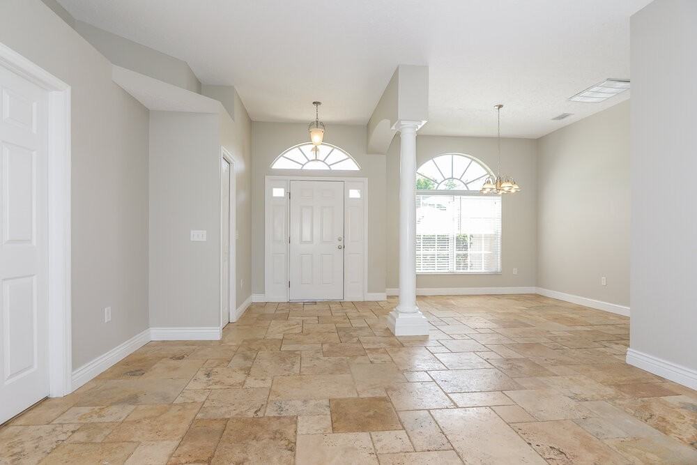 13240 Prince Cir - Photo 2 of 14