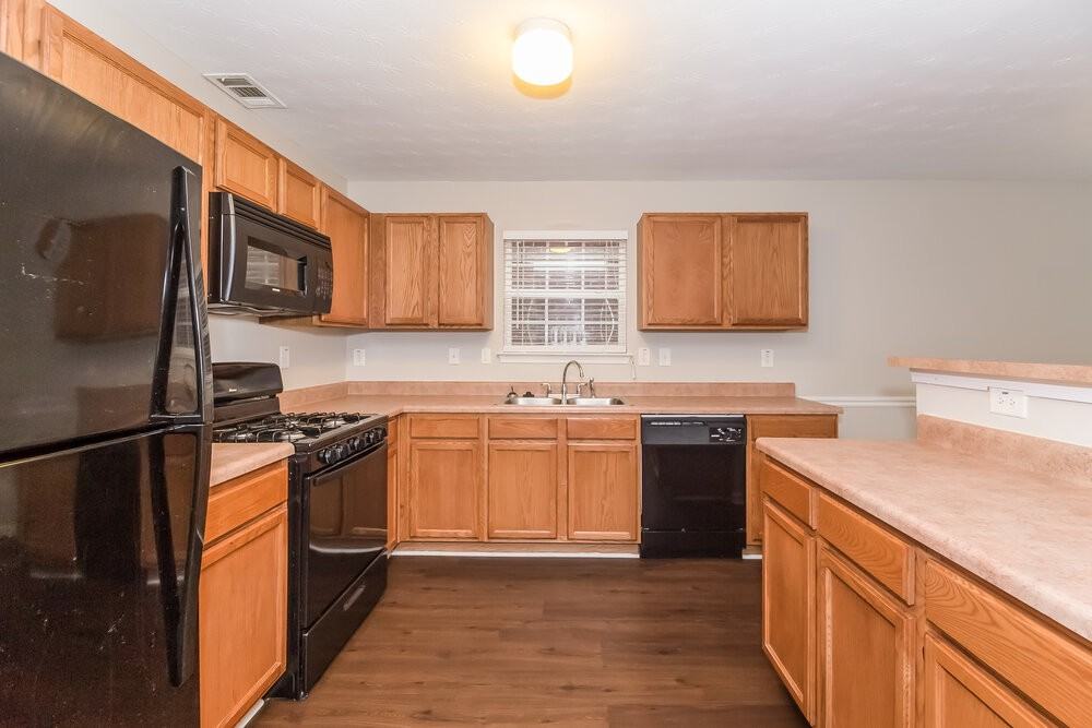 161 Rankin Cir - Photo 4 of 15