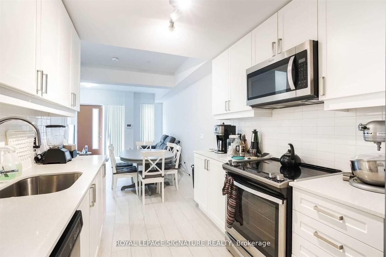 1010 Portage Parkway - Photo 5