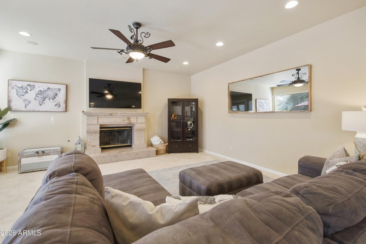 6419 E Betty Elyse Ln - Photo 2 of 27