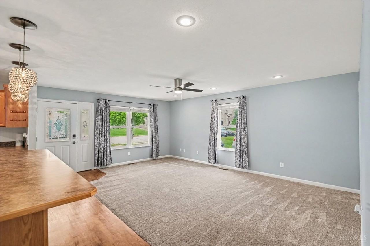 17 Washington Ave - Photo 3 of 28