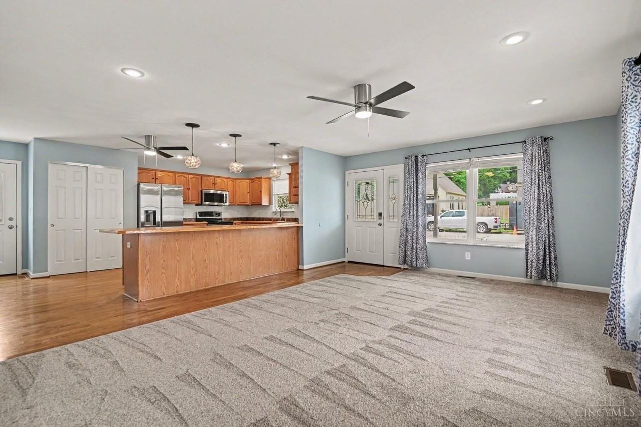 17 Washington Ave - Photo 4 of 28