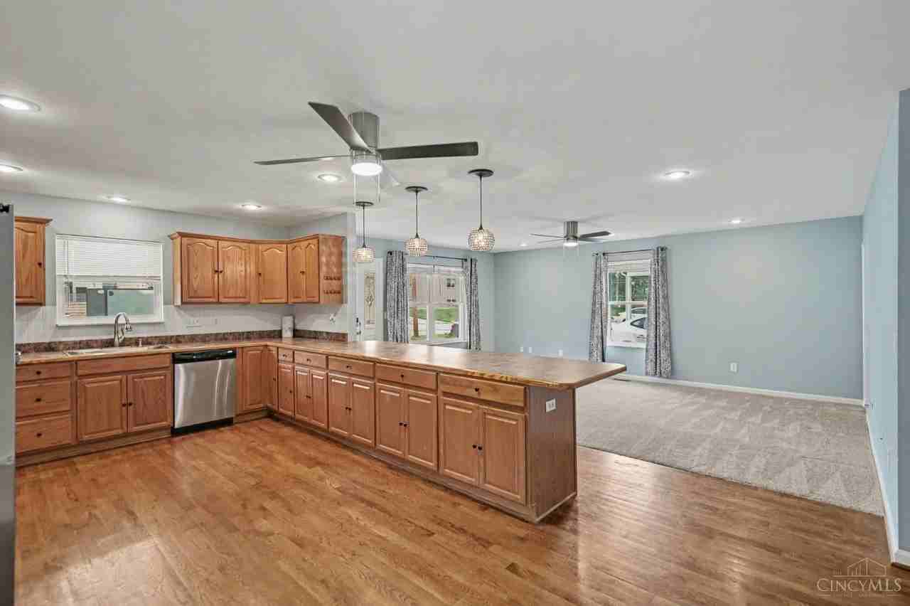17 Washington Ave - Photo 7 of 28