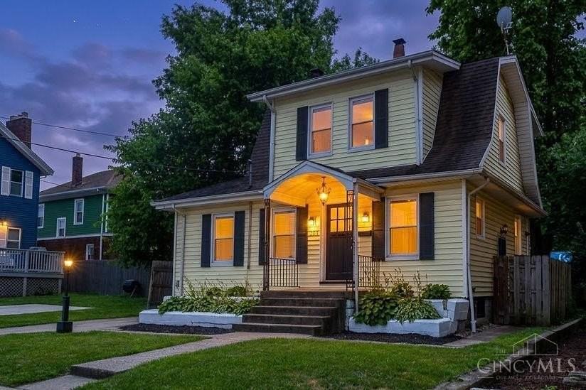 2775 Robertson Ave - Photo 2 of 27