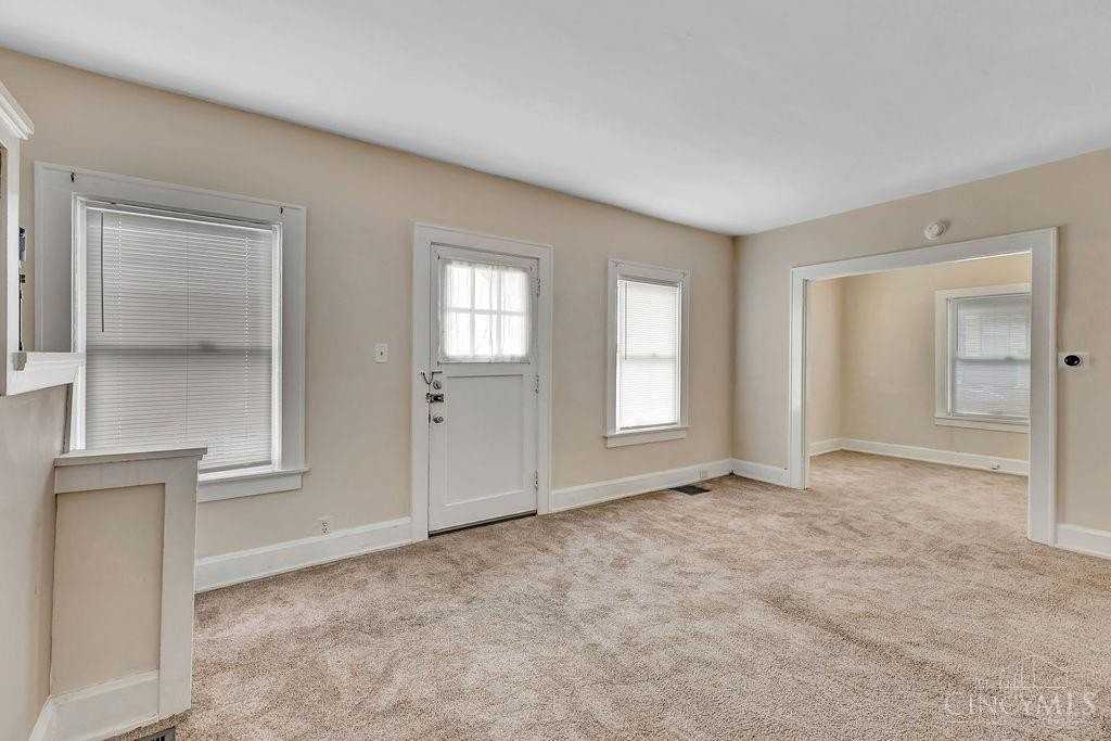2775 Robertson Ave - Photo 3 of 27