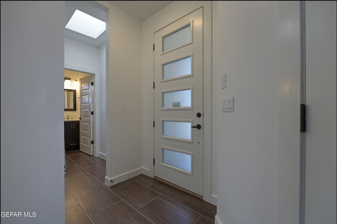 12478 Lanchester Dr - Photo 3 of 24