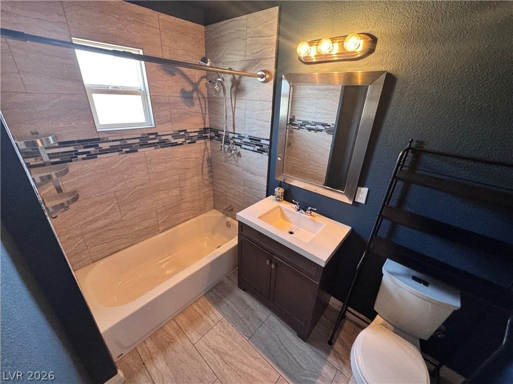 2720 Salt Lake St - Photo 4 of 21