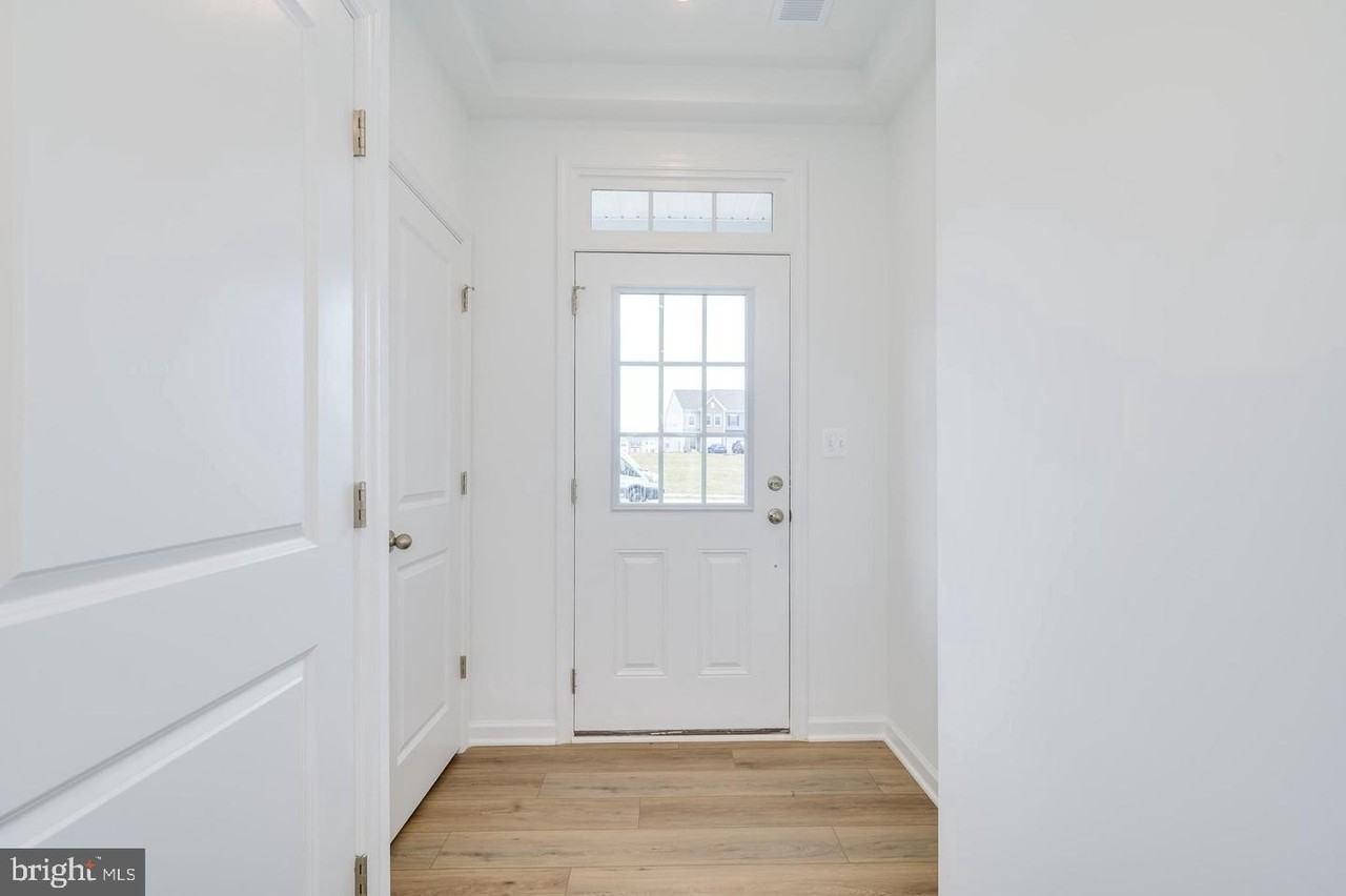 500 Tracy Way - Photo 5 of 34