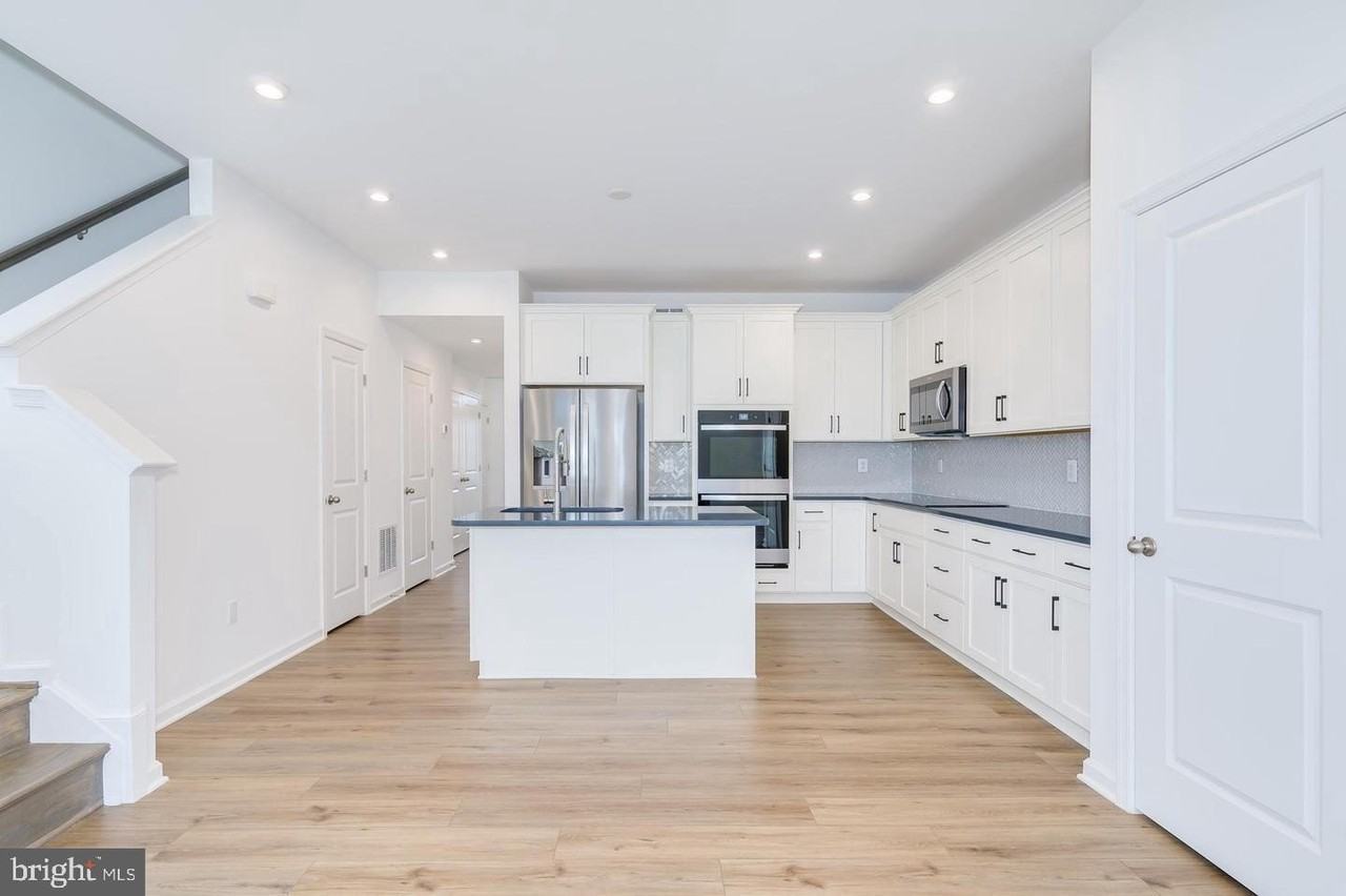 500 Tracy Way - Photo 6 of 34