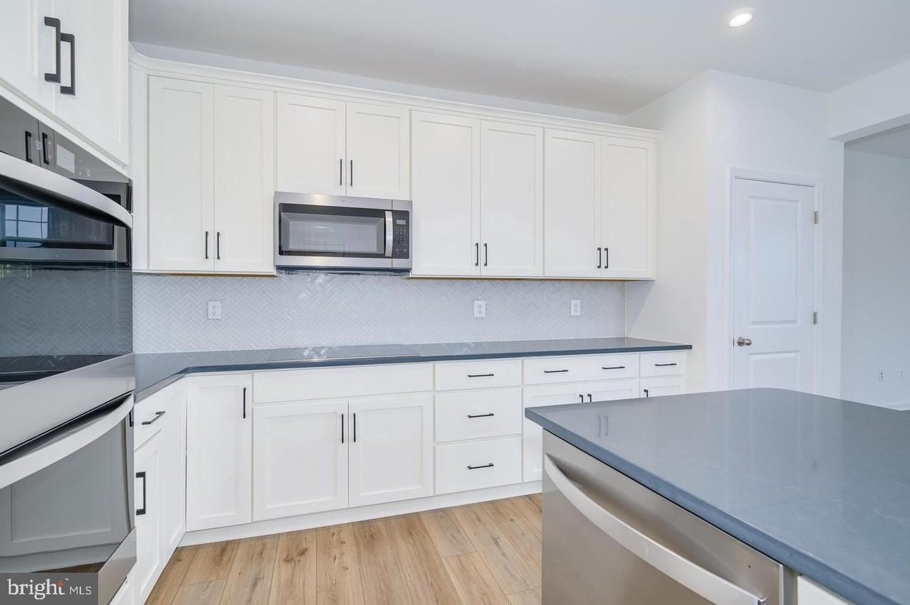 500 Tracy Way - Photo 7 of 34